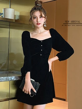 2023 Черно корейски реколта Хепбърн мини рокля есен зима кадифе дебела топла рокля жени дълъг ръкав квадратна яка секси рокли