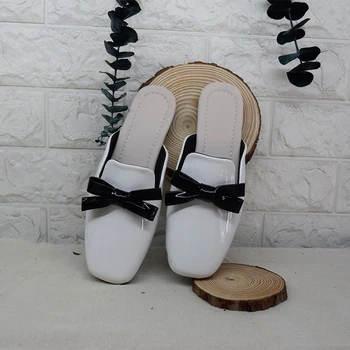 Baotou Половин чехли за женски връхни дрехи 2023 Лятно ново корейско издание Дебела пета пеперуда възел мрежа червена пета безплатно мързеливи обувки