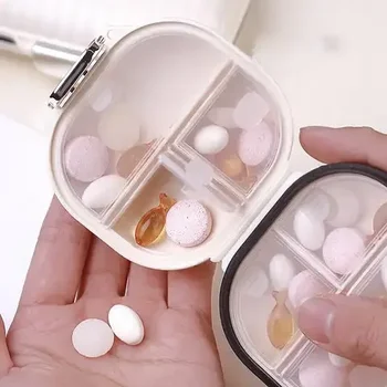Portable 7 решетки Разделно зареждане Медицинска кутия Възрастни хора, приемащи лекарства Напомняне Таблетки Кутия за съхранение Външен случай за хапчета за първа помощ
