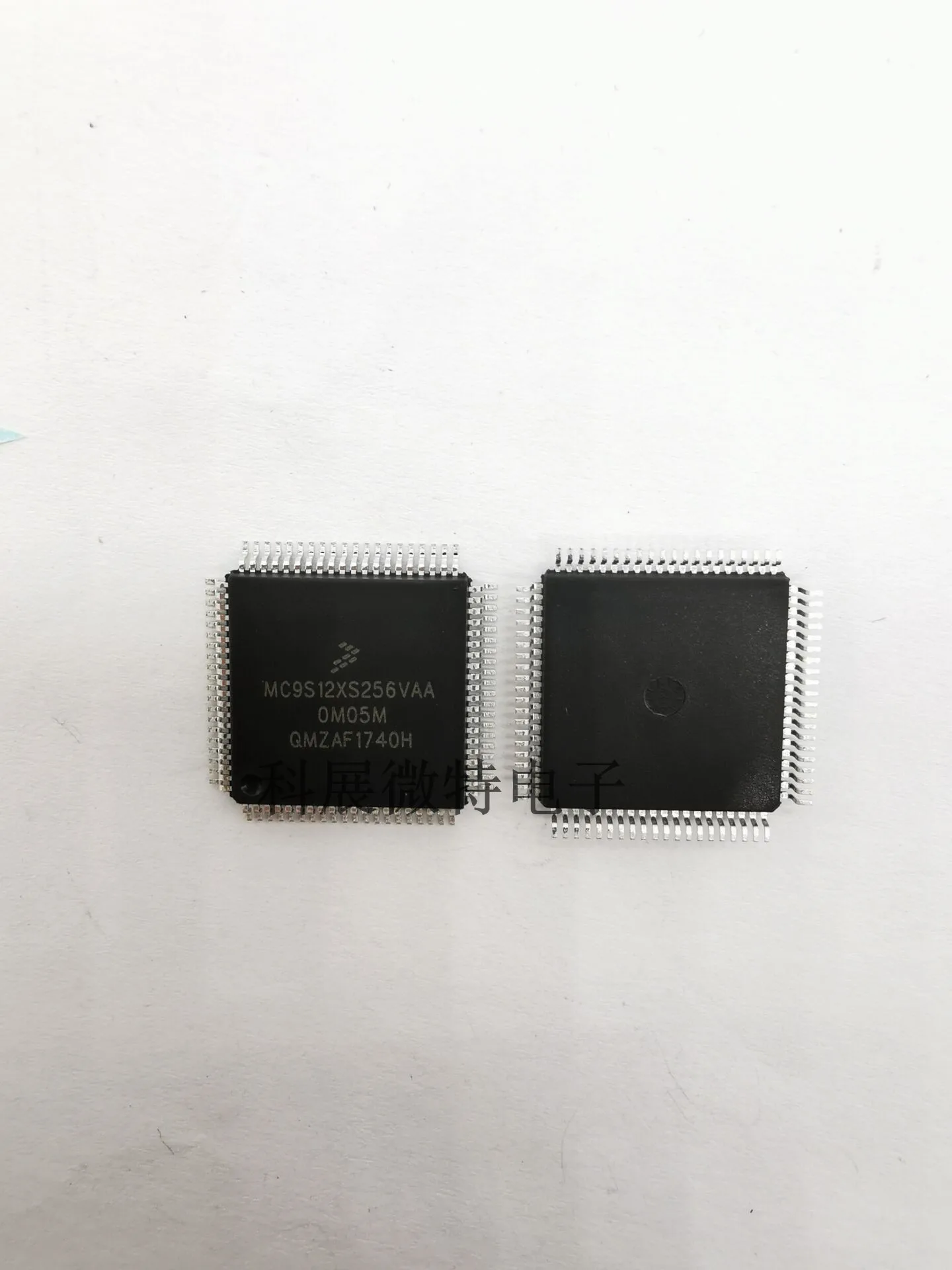 MC9S12XS256VAA MC9S12XS256 QFP-80 Интегриран чип Оригинален Нов