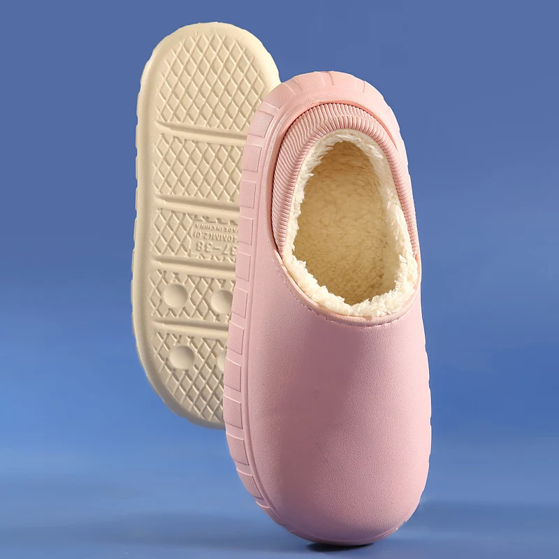 Зимни сгъстяват топли плюшени домашни чехли жени дебела подметка плътен цвят вътрешен двойка памучни обувки меки удобни чехли мъж