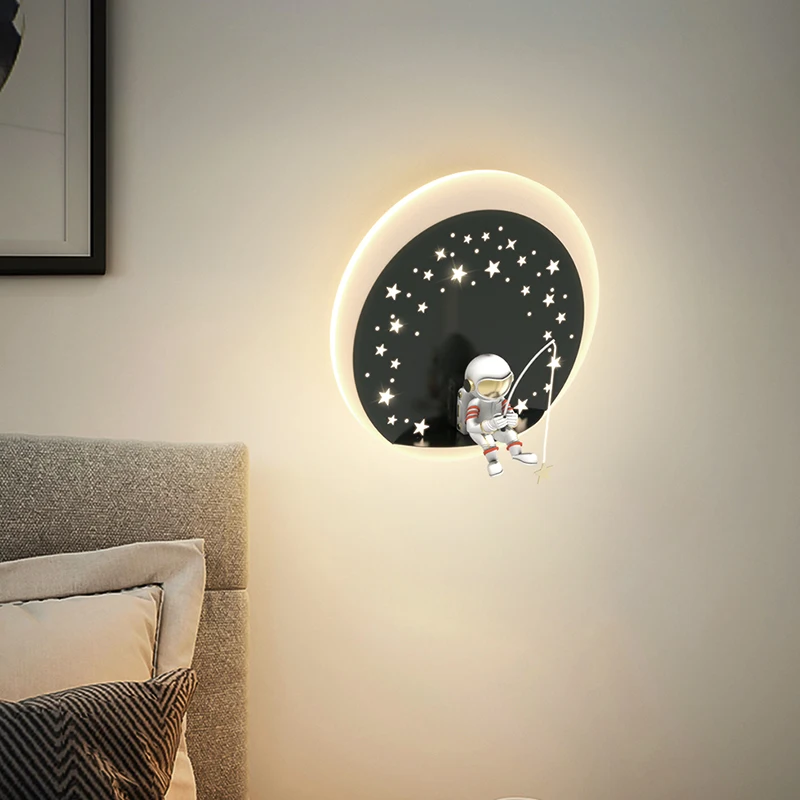 Спални стенни лампи Нощно шкафче Скандинавски модерен минималистичен творчески астронавт Фон на хола Стенни светлини пътека стълбищни лампи